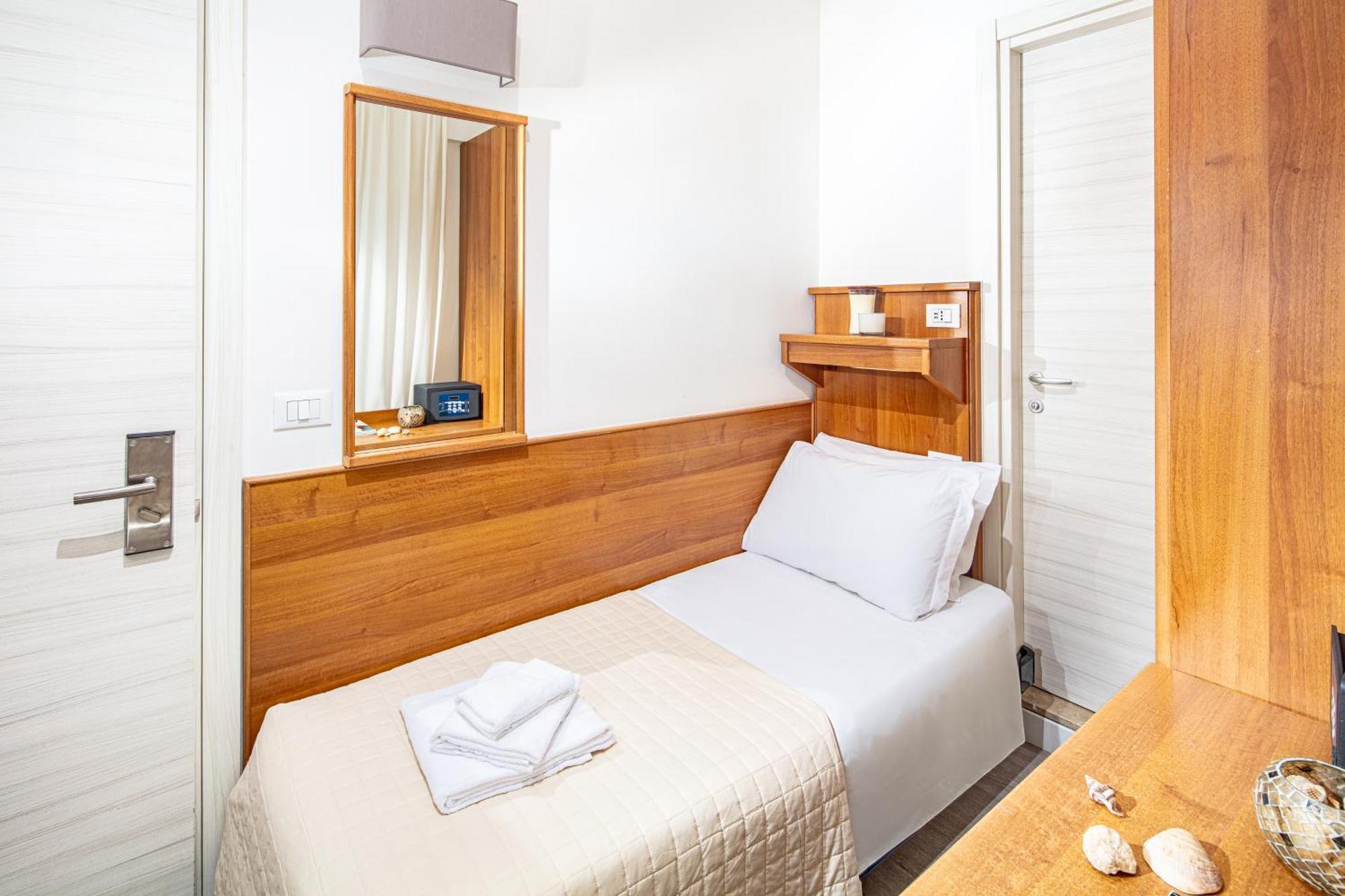 Hotel Pigalle Lido di Jesolo Zewnętrze zdjęcie