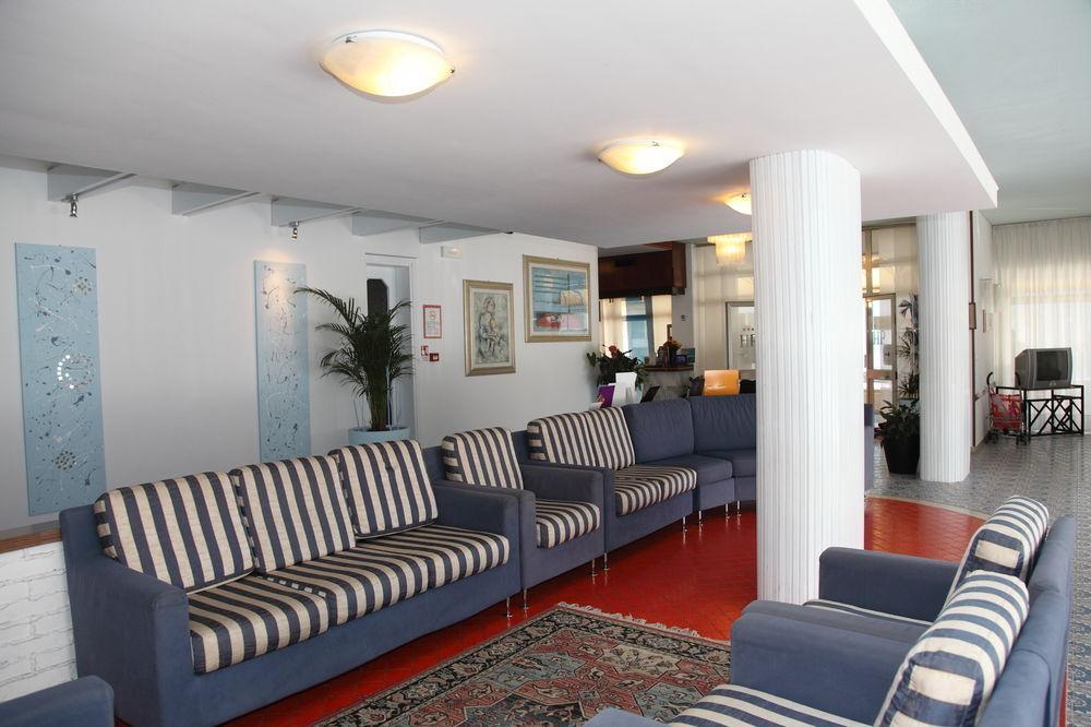 Hotel Pigalle Lido di Jesolo Zewnętrze zdjęcie