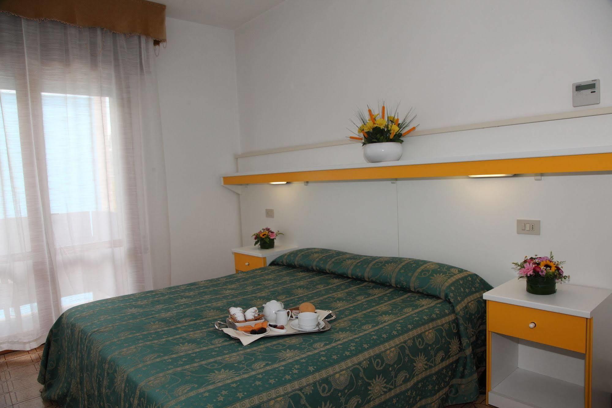 Hotel Pigalle Lido di Jesolo Zewnętrze zdjęcie