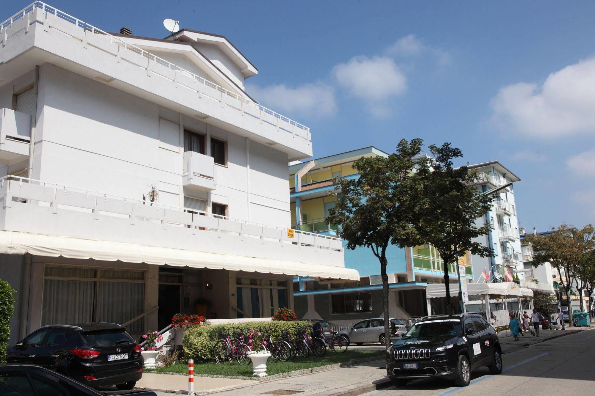 Hotel Pigalle Lido di Jesolo Zewnętrze zdjęcie