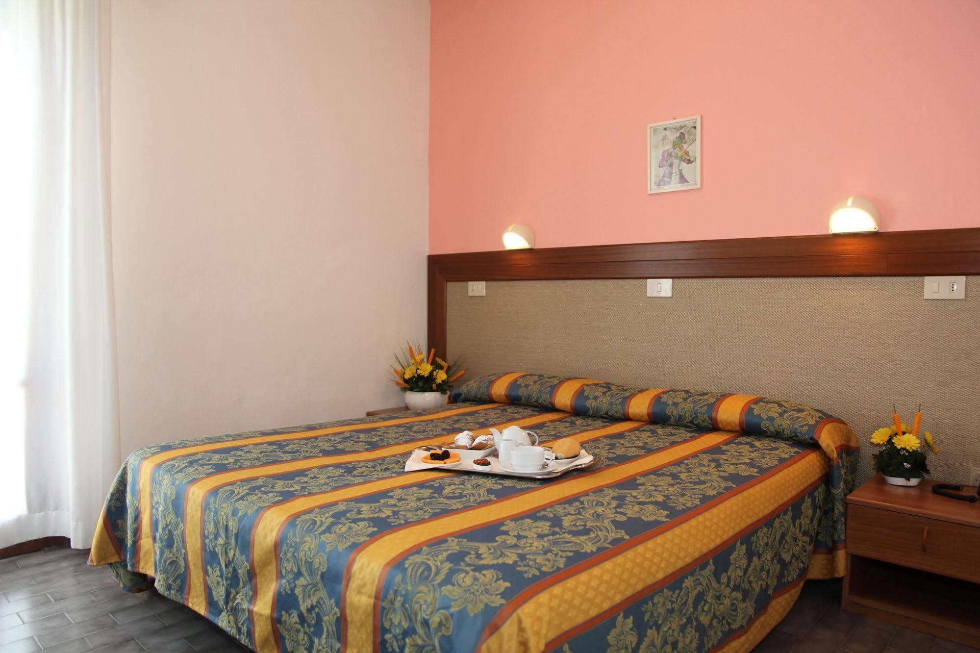 Hotel Pigalle Lido di Jesolo Zewnętrze zdjęcie